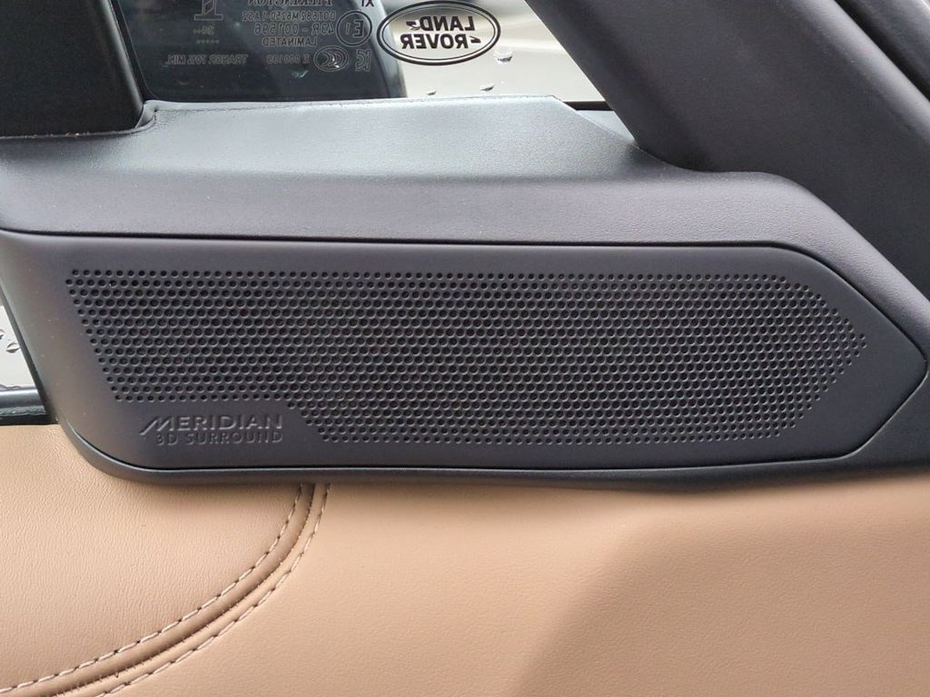 Thumbnail: 2025 Land Rover Range Rover - 35