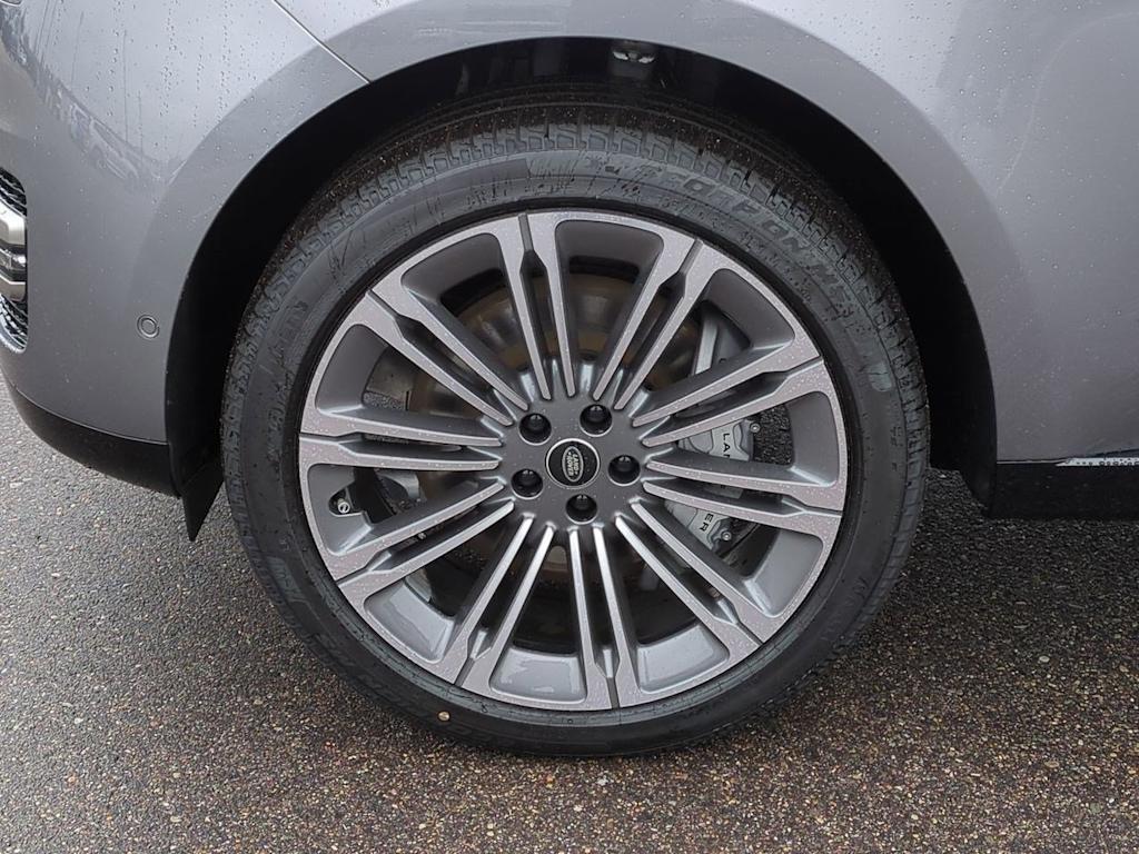 Thumbnail: 2025 Land Rover Range Rover - 7