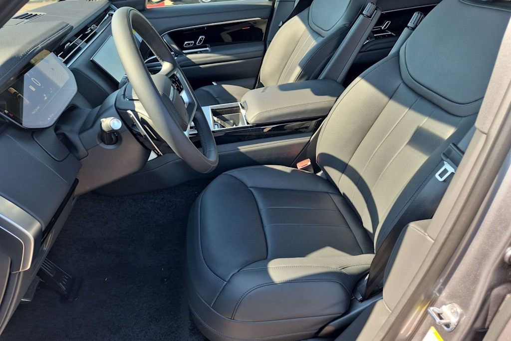 Thumbnail: 2026 Land Rover Range Rover - 10