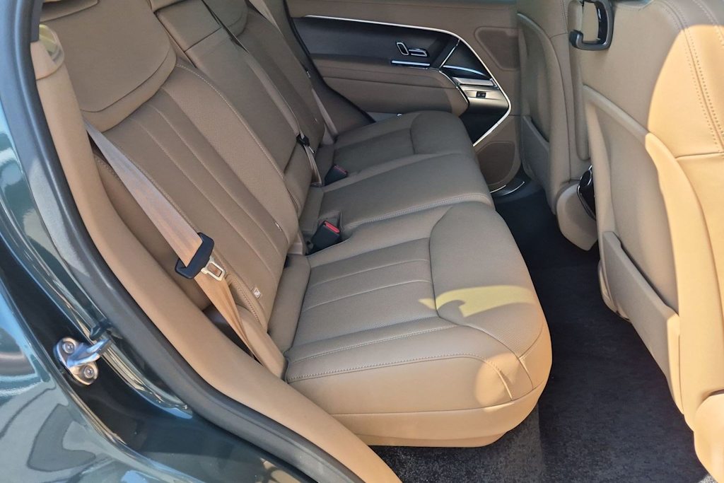 Thumbnail: 2026 Land Rover Range Rover - 27