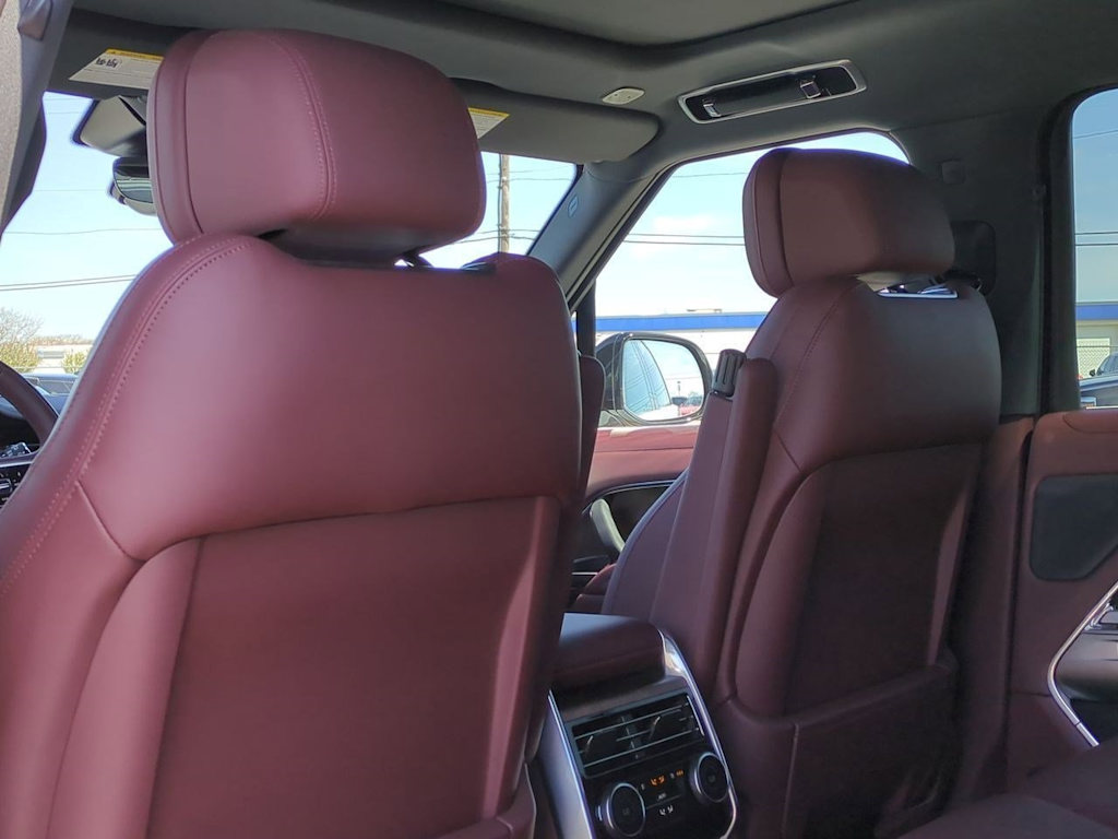 Thumbnail: 2025 Land Rover Range Rover - 12