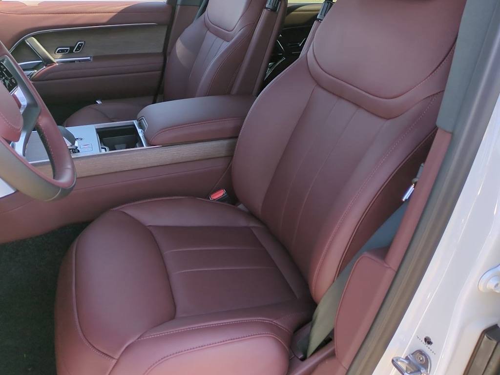 Thumbnail: 2025 Land Rover Range Rover - 10