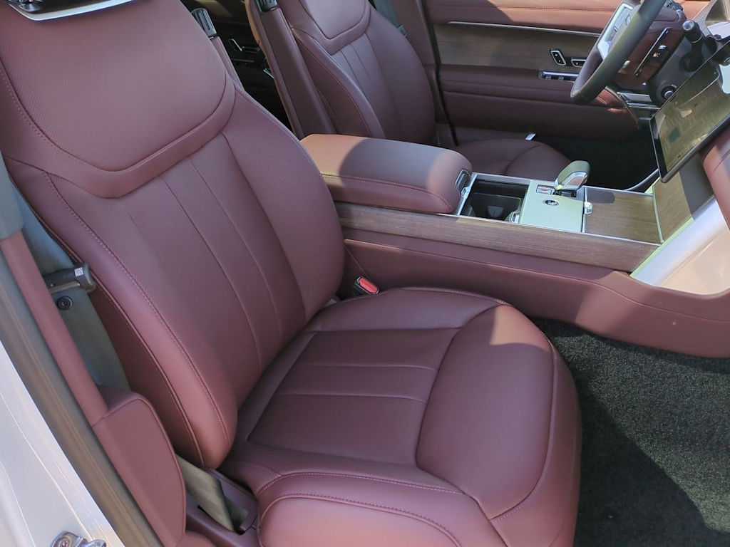 Thumbnail: 2025 Land Rover Range Rover - 11