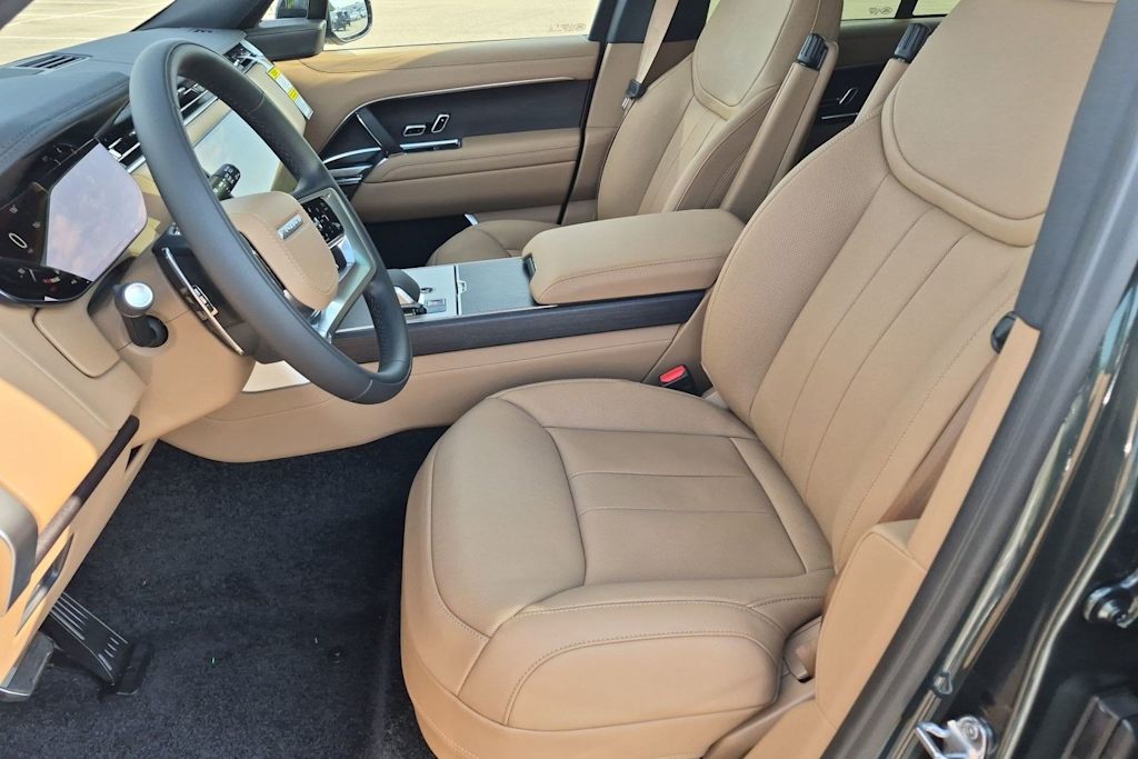 Thumbnail: 2026 Land Rover Range Rover - 11