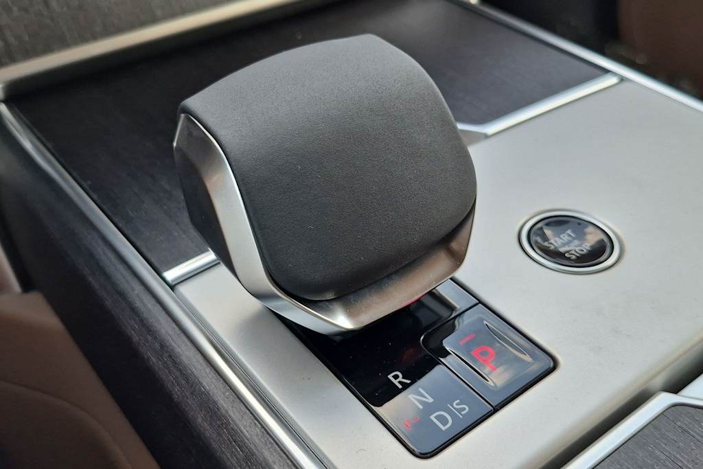 Thumbnail: 2026 Land Rover Range Rover - 16