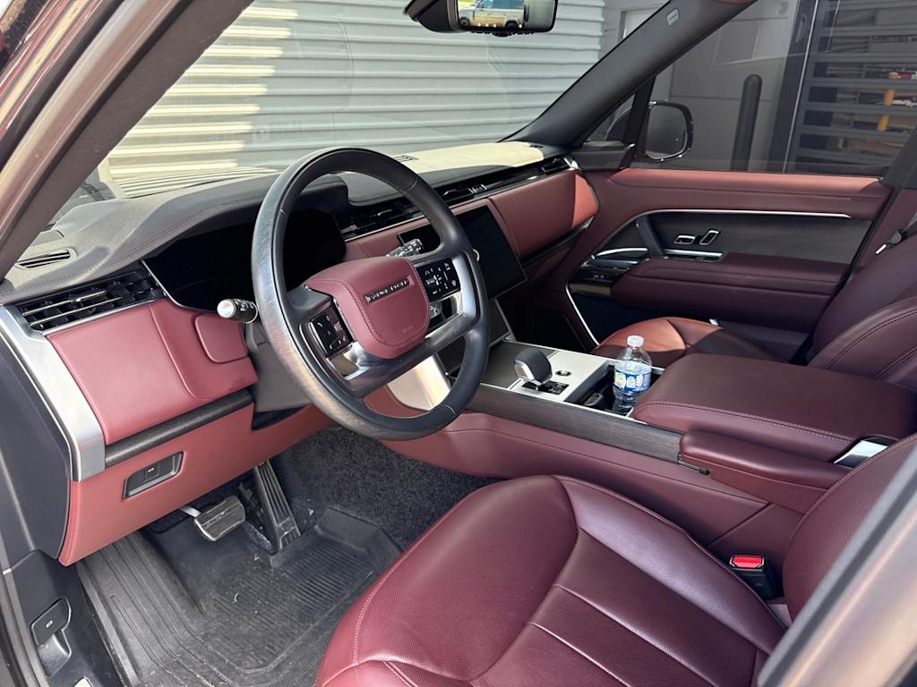 Thumbnail: 2025 Land Rover Range Rover - 2