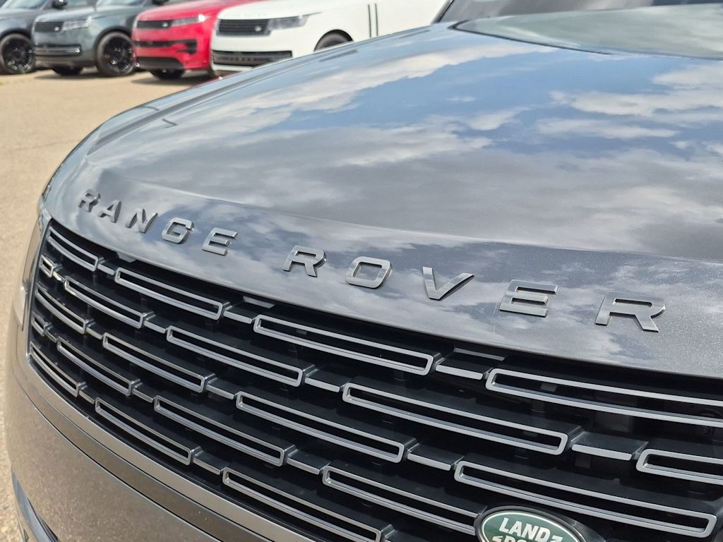 Thumbnail: 2025 Land Rover Range Rover - 25