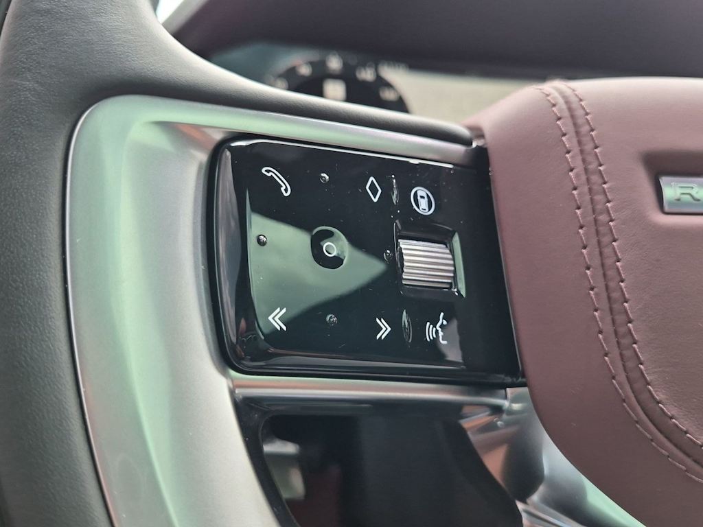 Thumbnail: 2025 Land Rover Range Rover - 30