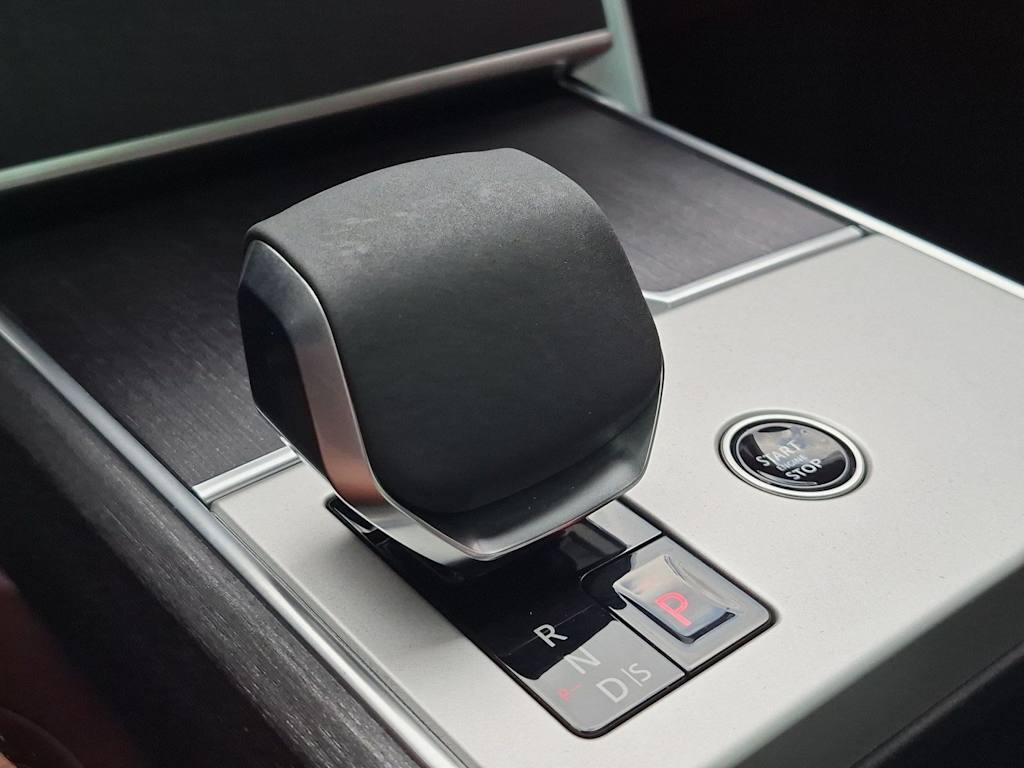 Thumbnail: 2025 Land Rover Range Rover - 15