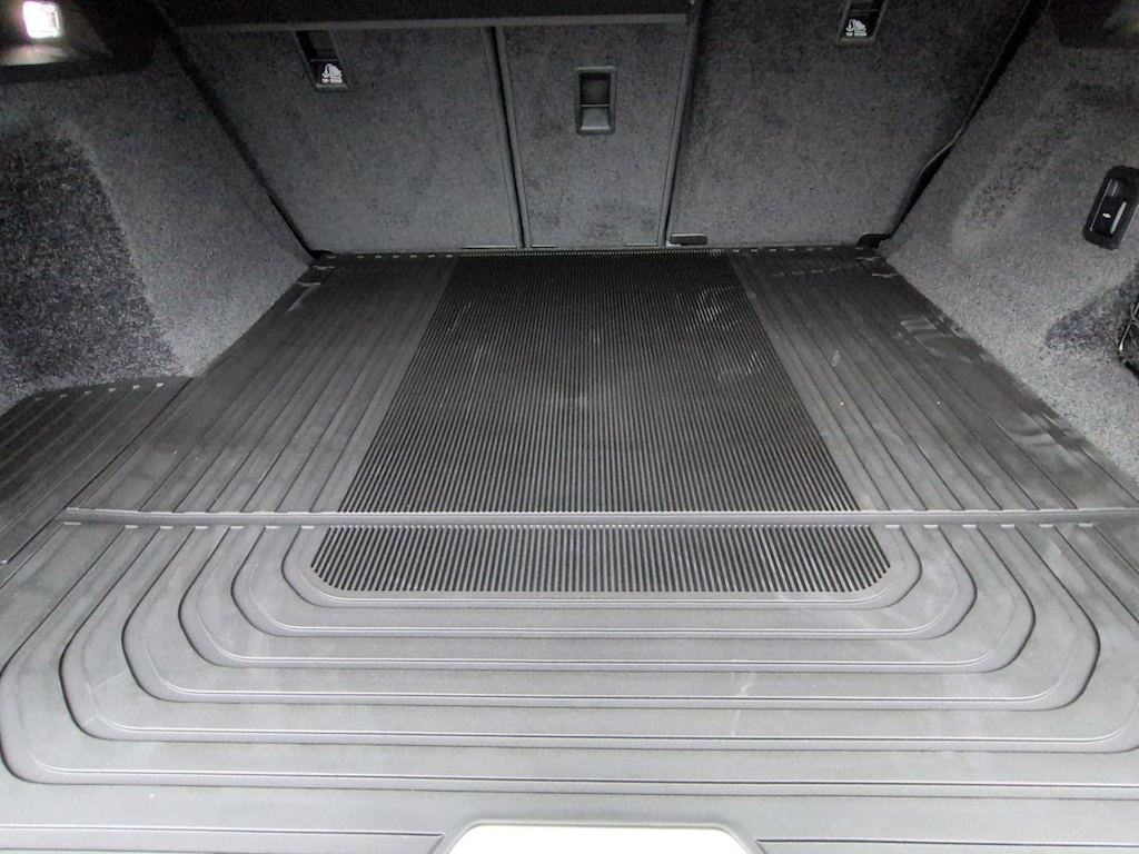 Thumbnail: 2026 Land Rover Range Rover - 17