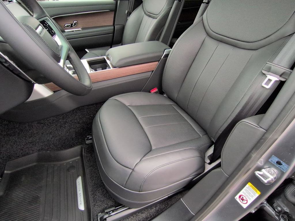 Thumbnail: 2026 Land Rover Range Rover - 11