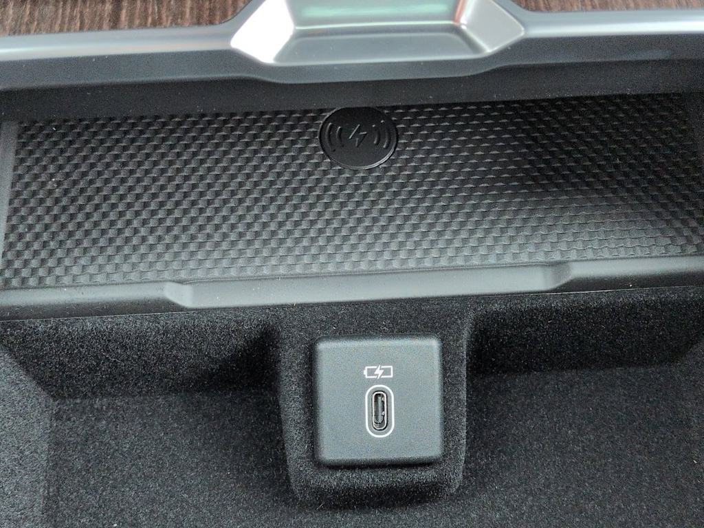 Thumbnail: 2026 Land Rover Range Rover - 34