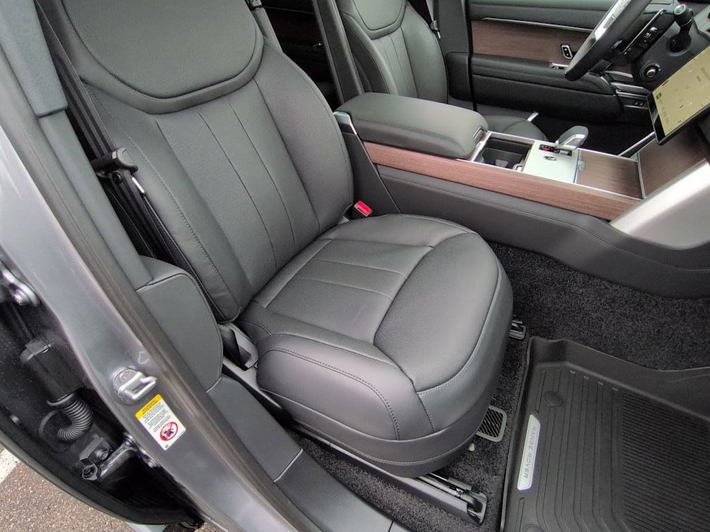 Thumbnail: 2026 Land Rover Range Rover - 29