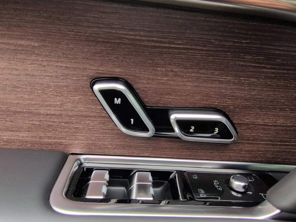 Thumbnail: 2026 Land Rover Range Rover - 25