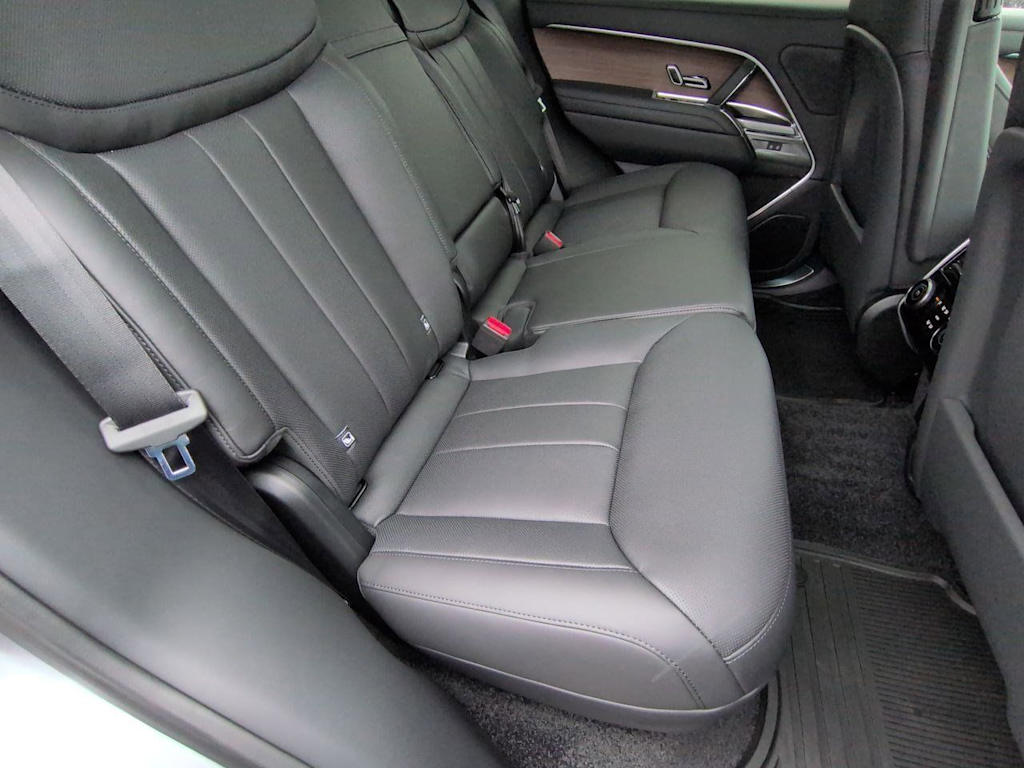 Thumbnail: 2026 Land Rover Range Rover - 12