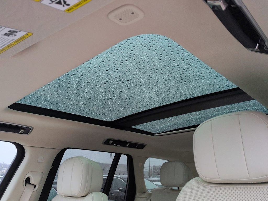 Thumbnail: 2023 Land Rover Range Rover - 27