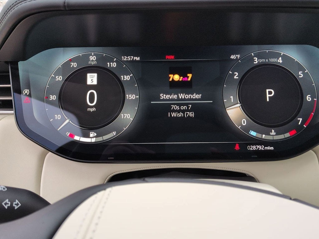 Thumbnail: 2023 Land Rover Range Rover - 17