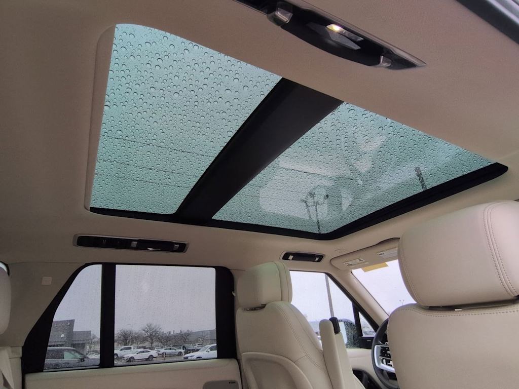 Thumbnail: 2023 Land Rover Range Rover - 28