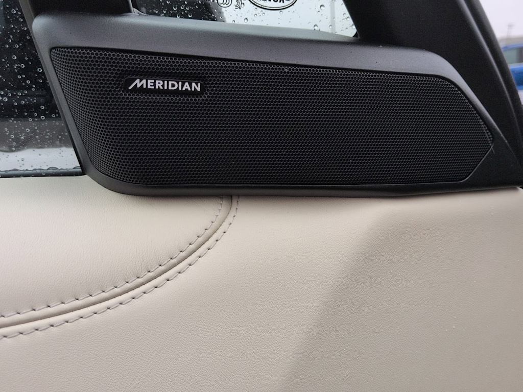 Thumbnail: 2023 Land Rover Range Rover - 18