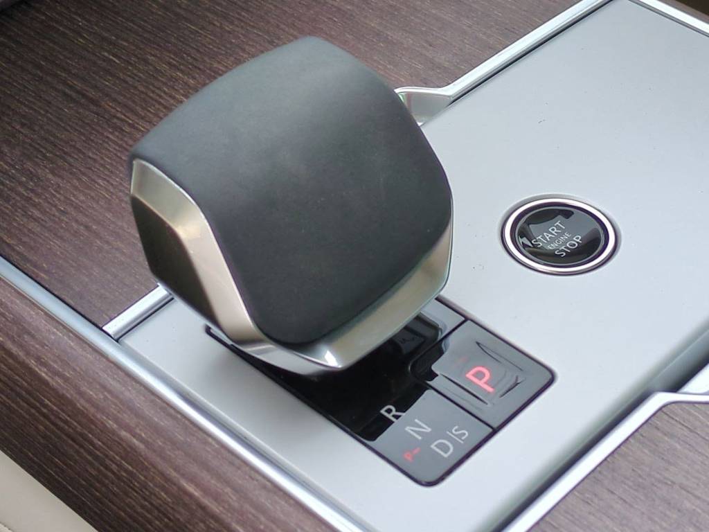 Thumbnail: 2024 Land Rover Range Rover - 35