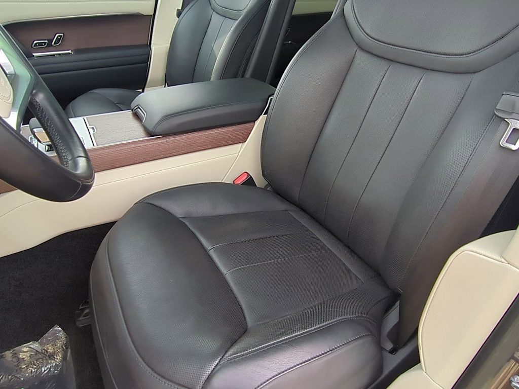 Thumbnail: 2024 Land Rover Range Rover - 10