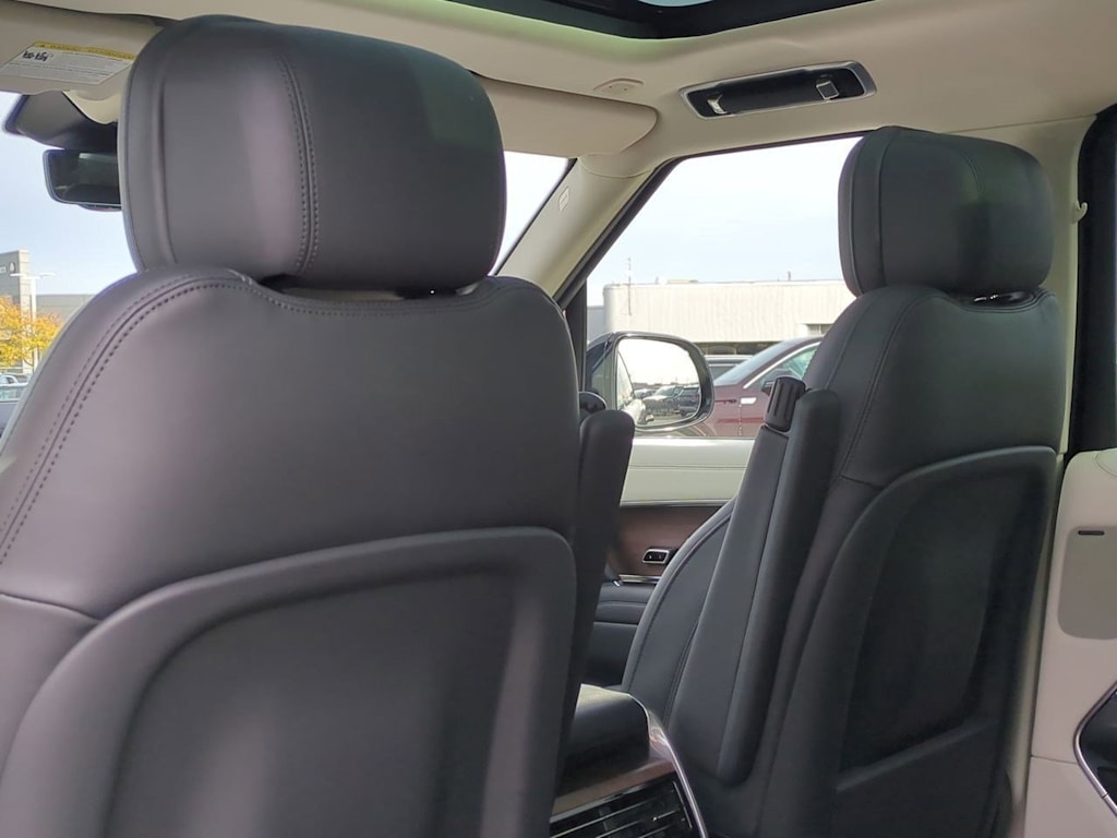 Thumbnail: 2024 Land Rover Range Rover - 25