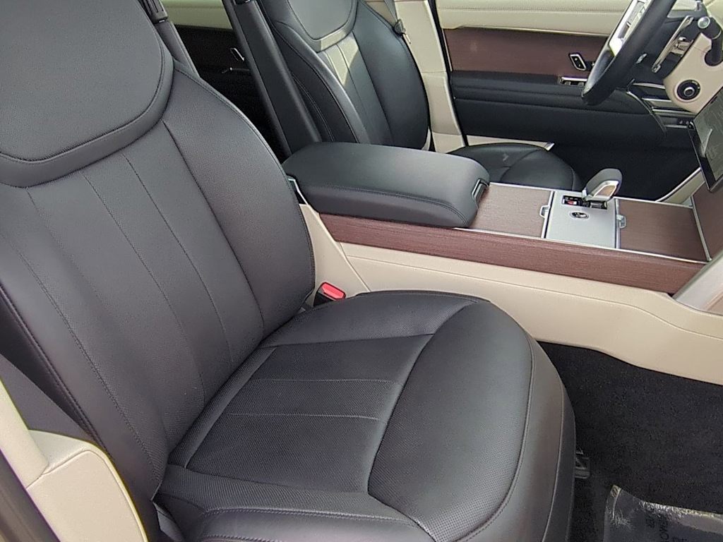 Thumbnail: 2024 Land Rover Range Rover - 11