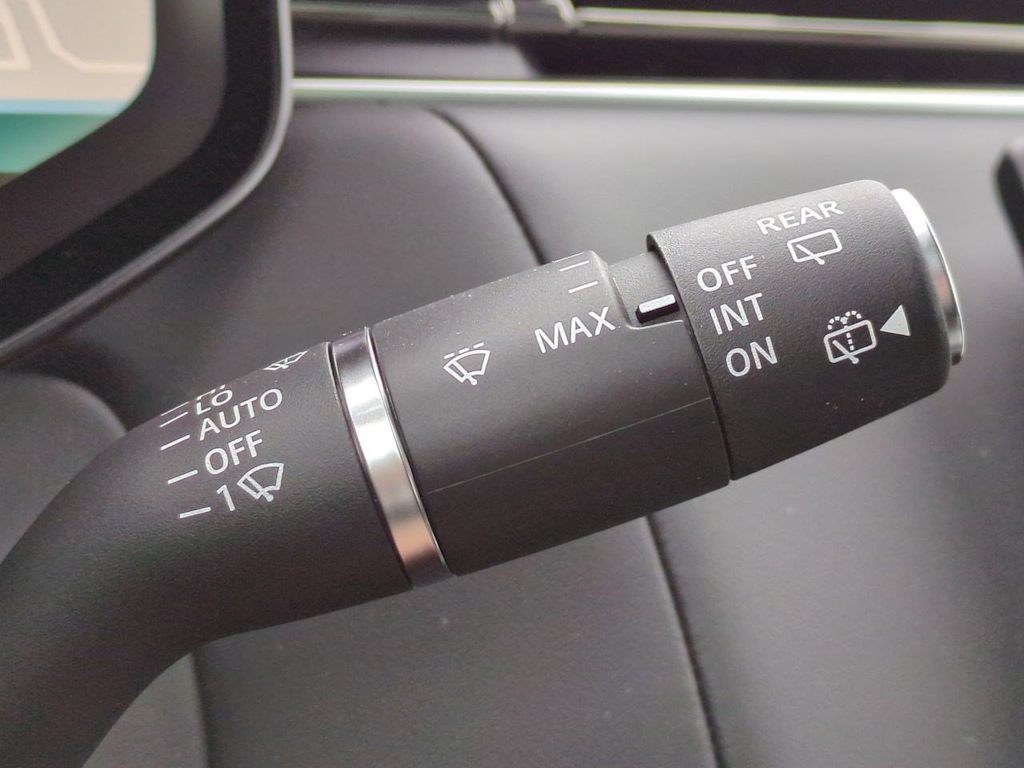 Thumbnail: 2025 Land Rover Range Rover - 29