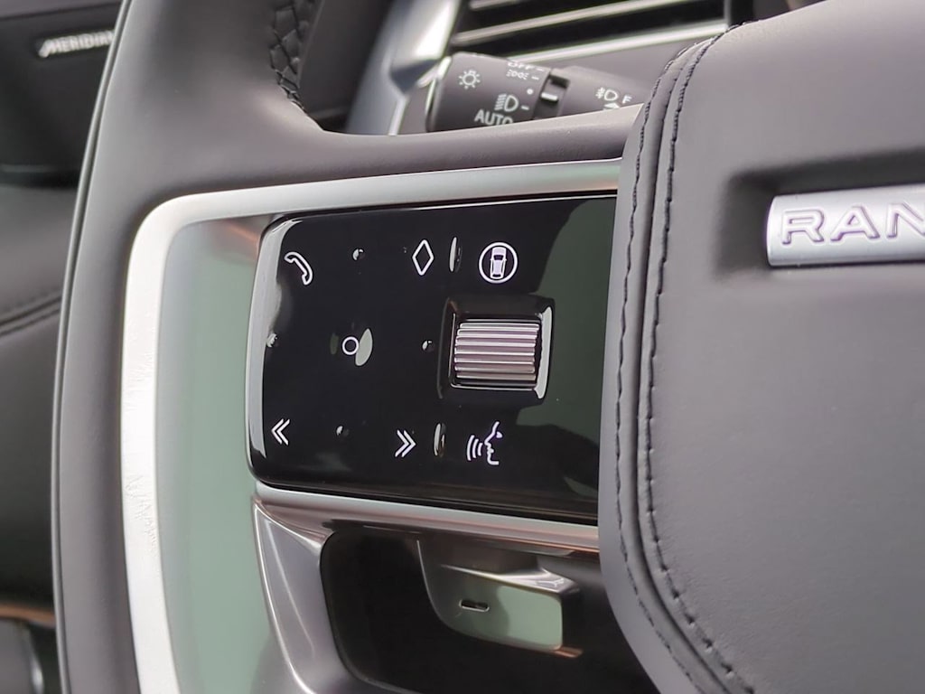 Thumbnail: 2025 Land Rover Range Rover - 27