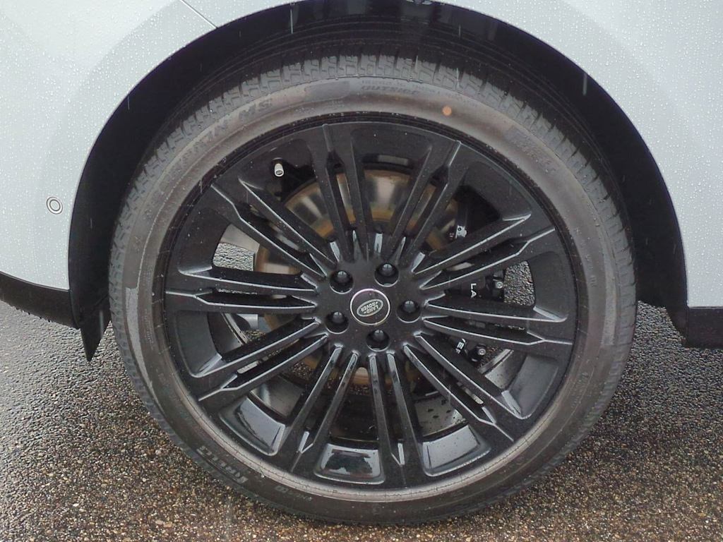 Thumbnail: 2025 Land Rover Range Rover - 7