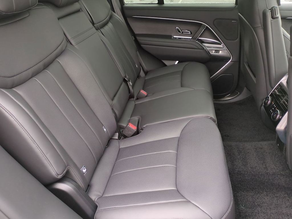 Thumbnail: 2025 Land Rover Range Rover - 25