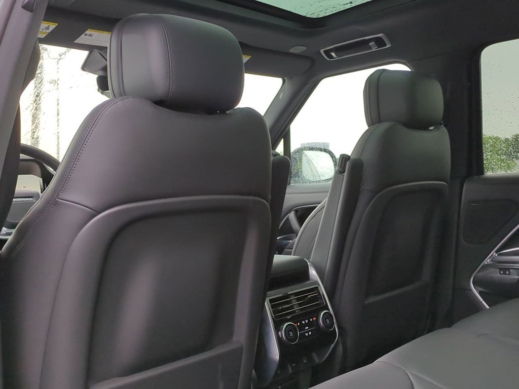 Thumbnail: 2025 Land Rover Range Rover - 11