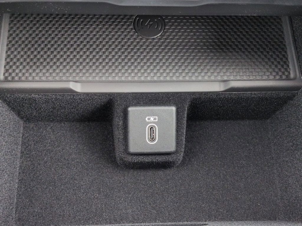 Thumbnail: 2026 Land Rover Range Rover - 36