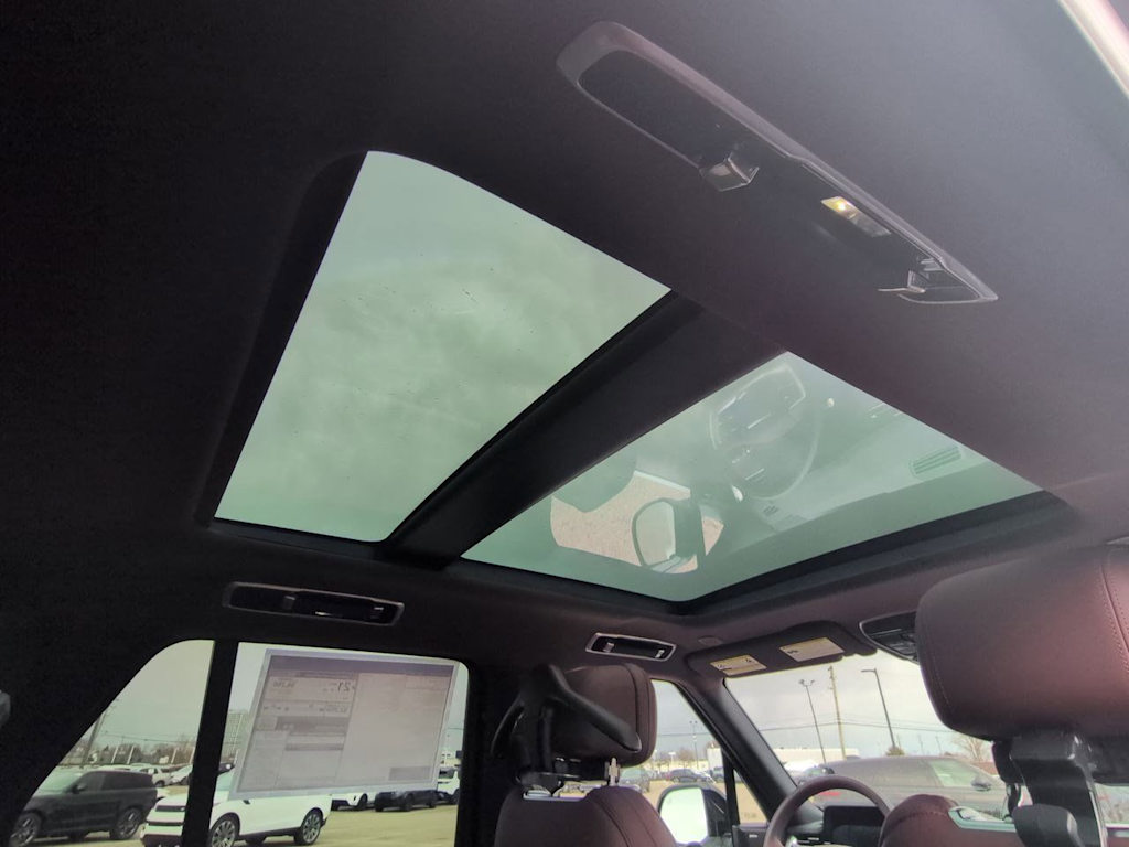 Thumbnail: 2026 Land Rover Range Rover - 29