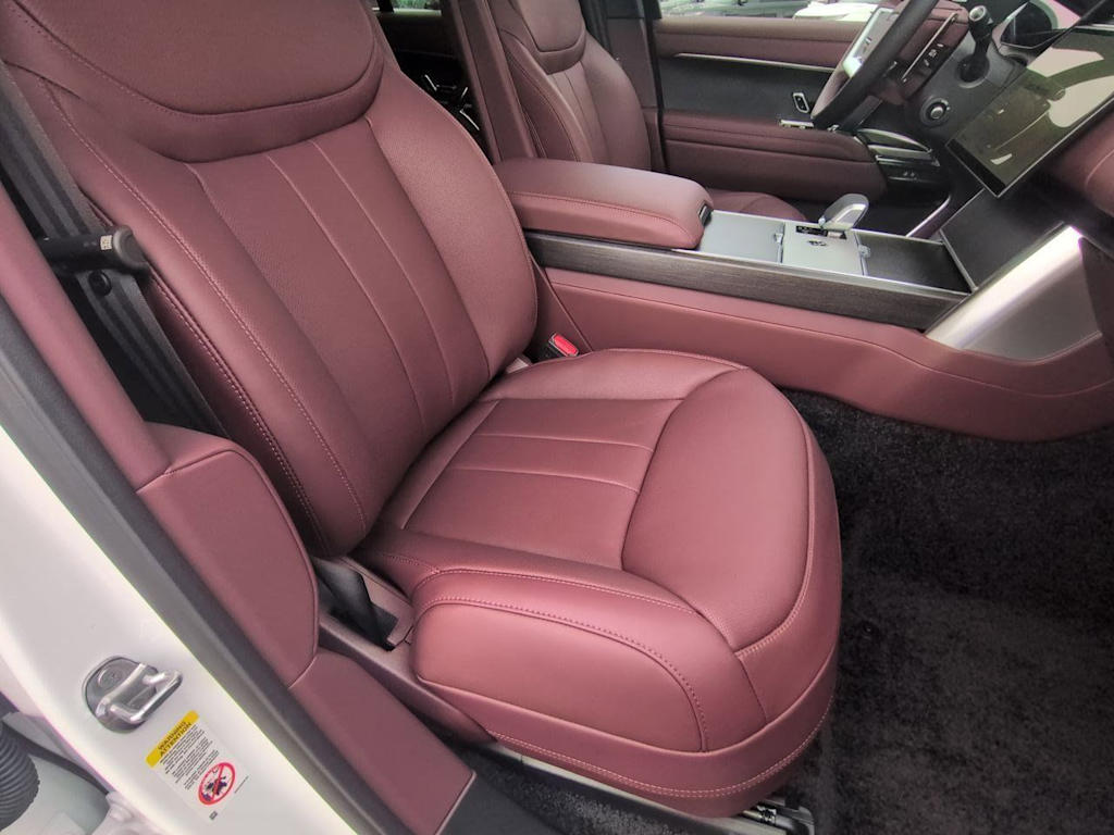 Thumbnail: 2026 Land Rover Range Rover - 30