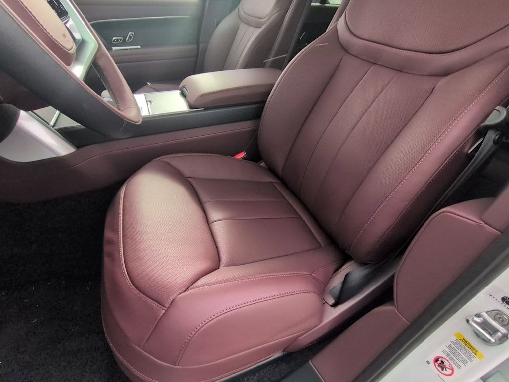 Thumbnail: 2026 Land Rover Range Rover - 11