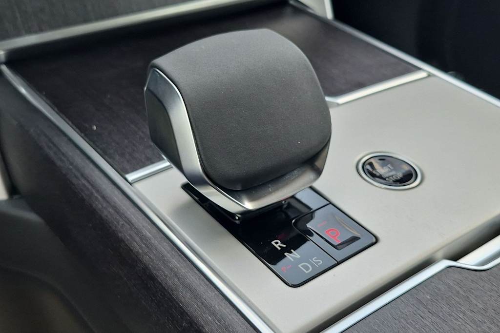 Thumbnail: 2026 Land Rover Range Rover - 34