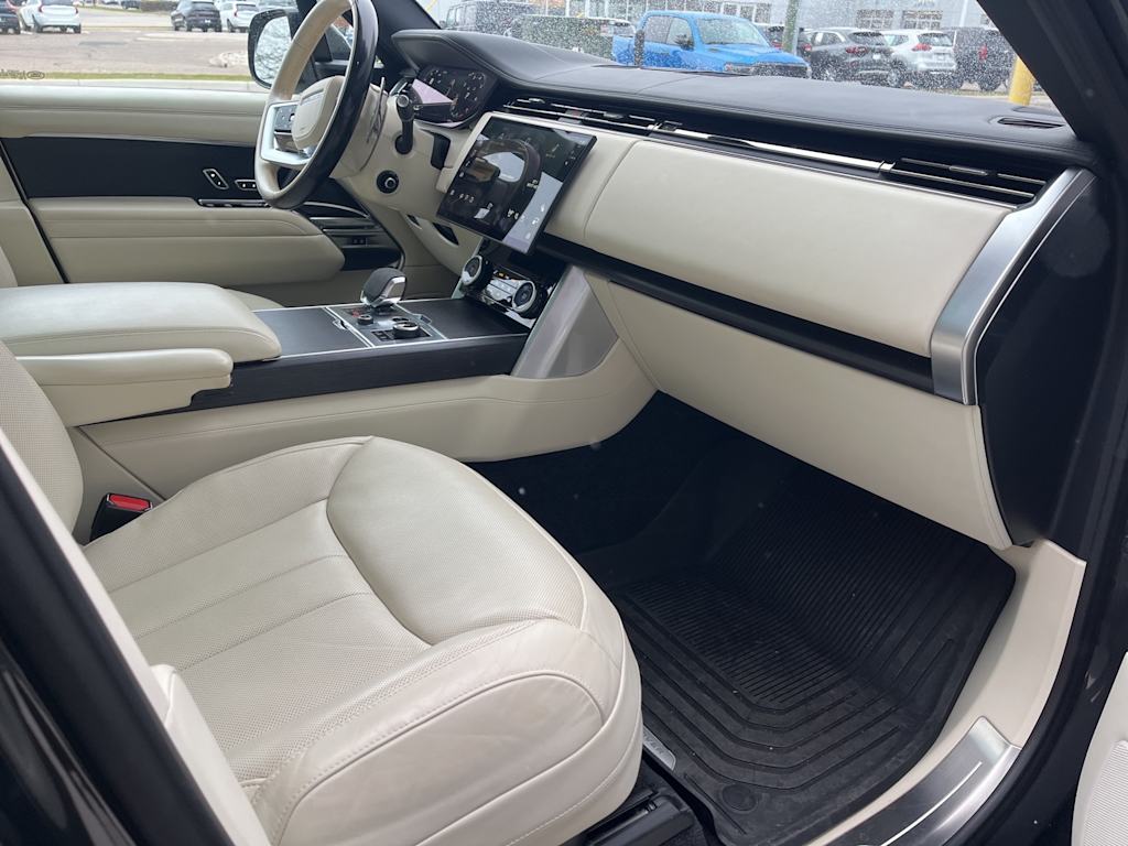 Thumbnail: 2023 Land Rover Range Rover - 7