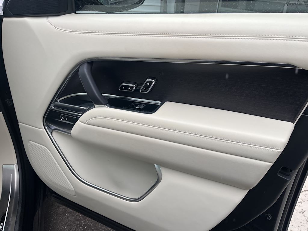 Thumbnail: 2023 Land Rover Range Rover - 18