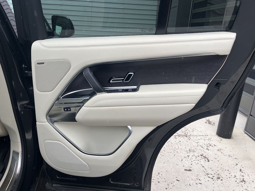 Thumbnail: 2023 Land Rover Range Rover - 19