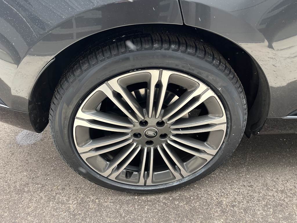 Thumbnail: 2023 Land Rover Range Rover - 16