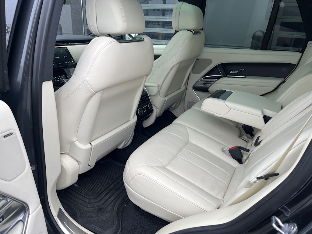 Thumbnail: 2023 Land Rover Range Rover - 9