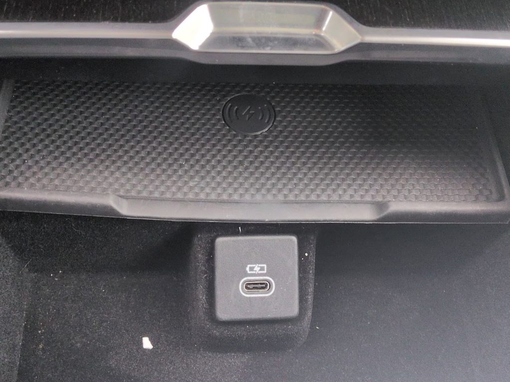 Thumbnail: 2023 Land Rover Range Rover - 37