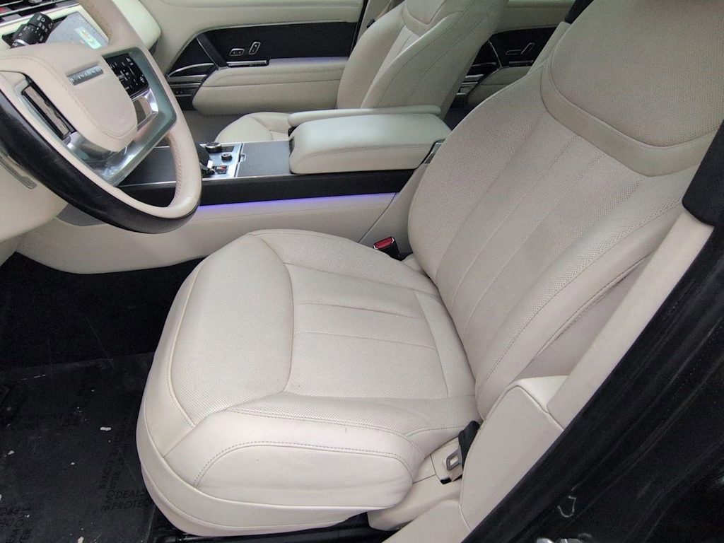 Thumbnail: 2023 Land Rover Range Rover - 11