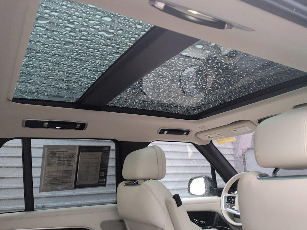 Thumbnail: 2023 Land Rover Range Rover - 28