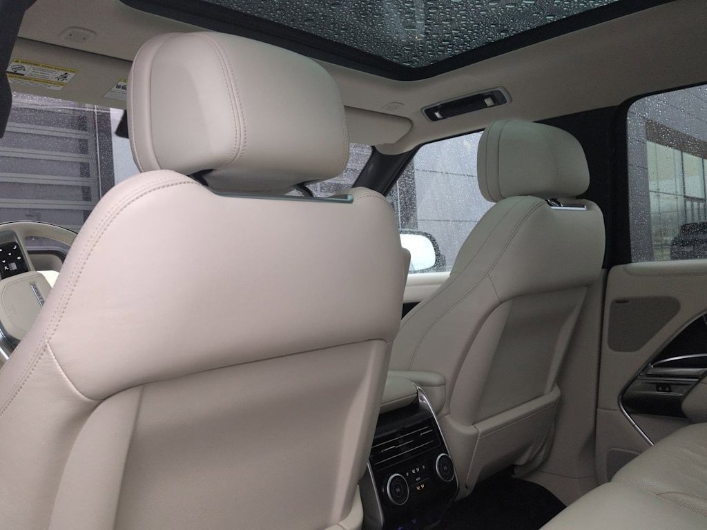 Thumbnail: 2023 Land Rover Range Rover - 12