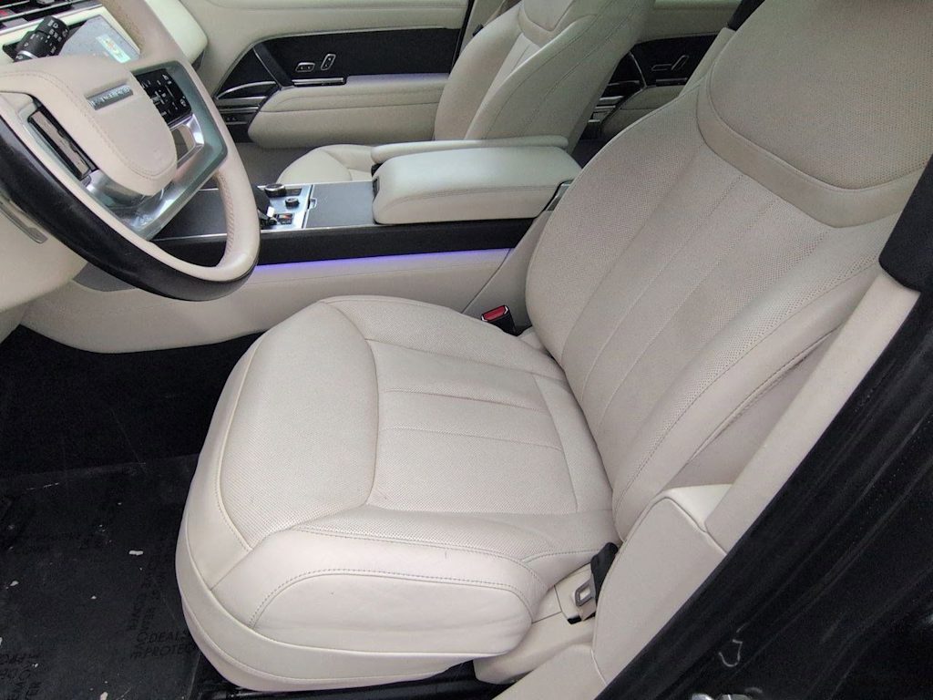 Thumbnail: 2023 Land Rover Range Rover - 11