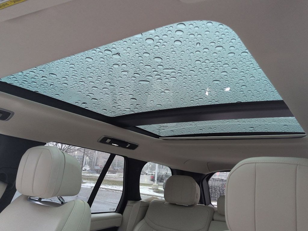 Thumbnail: 2023 Land Rover Range Rover - 26