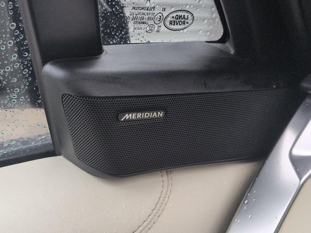 Thumbnail: 2023 Land Rover Range Rover - 16