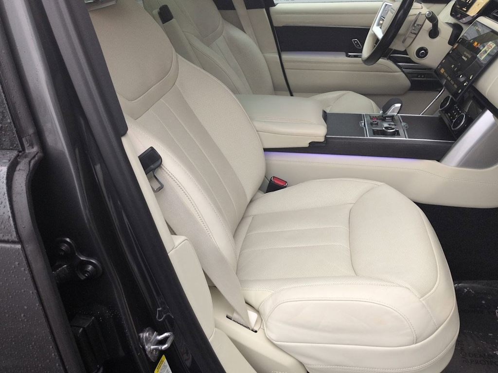 Thumbnail: 2023 Land Rover Range Rover - 29